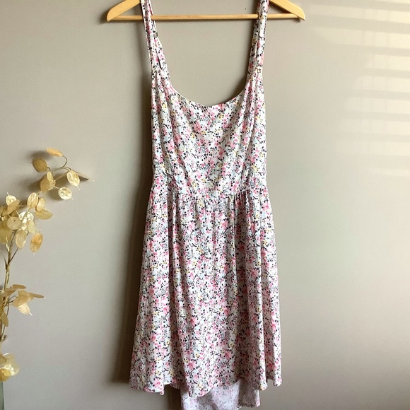 Garage Dresses & Skirts - 🦋3/$20 Floral Open Back  Sundress